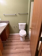 1016 Wheelock Rd in Cleveland, OH - Foto de edificio - Building Photo