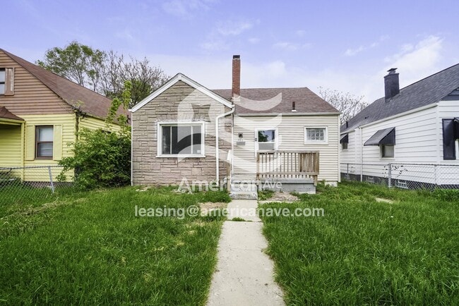 property at 982 E 14th Ave