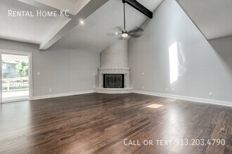 12020 Ensley Ln in Leawood, KS - Building Photo - Building Photo
