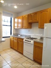 240 Waverly Pl-Unit -00 in New York, NY - Building Photo - Building Photo