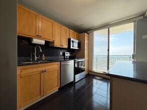 6007 N Sheridan Rd in Chicago, IL - Building Photo - Building Photo