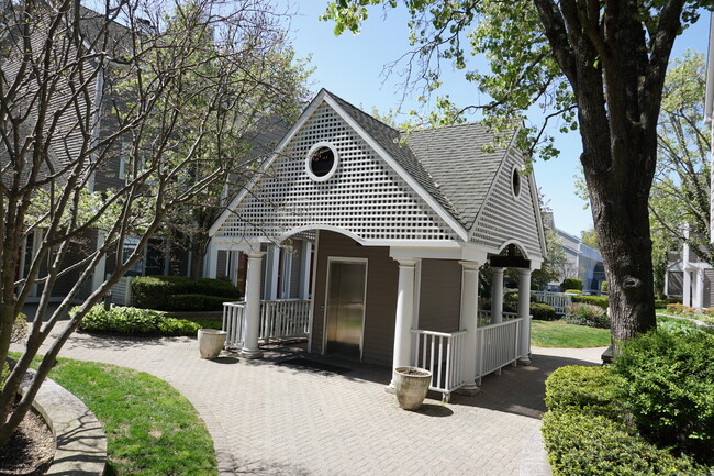 property at 453 E Putnam Ave