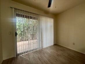 Los Robles Vista in Redlands, CA - Building Photo - Building Photo