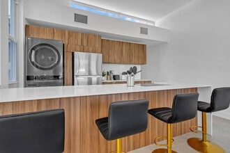 2345 SW 16th St in Miami, FL - Building Photo - Building Photo