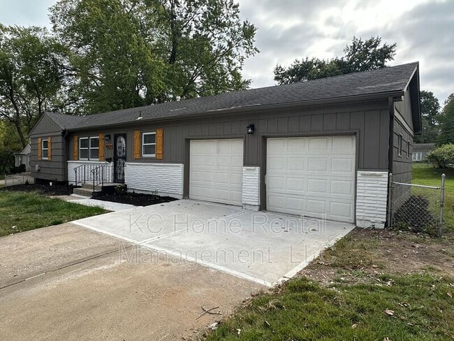 10221 E 68th St in Raytown, MO - Building Photo - Building Photo