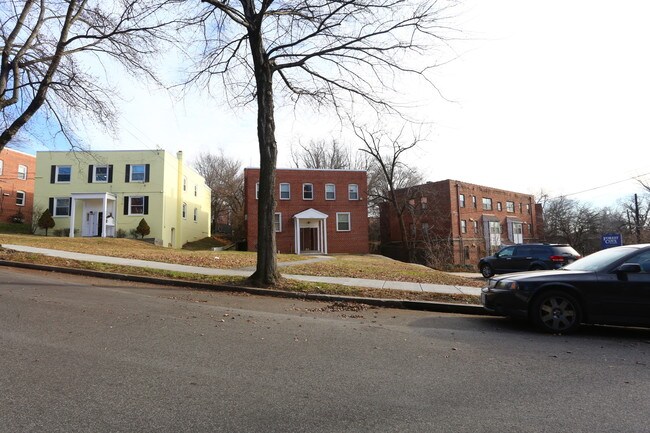 3220 28th St SE in Washington, DC - Building Photo - Building Photo