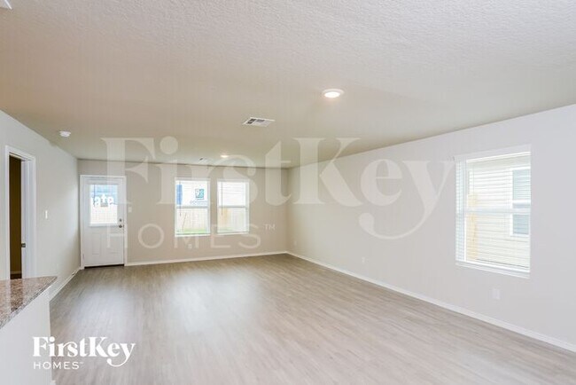 1718 Morse Way in San Antonio, TX - Building Photo - Building Photo