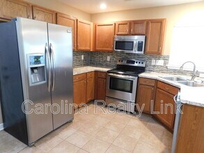 7905 Shiny Meadow Ln in Charlotte, NC - Building Photo - Building Photo