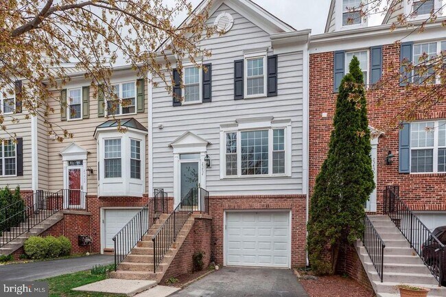 property at 25454 Upper Clubhouse Dr