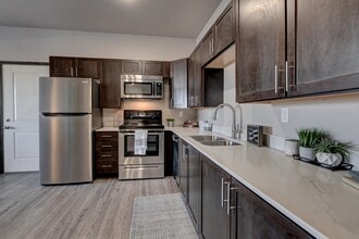 5626 W 32nd St, Unit 5626 w 32nd St in Joplin, MO - Building Photo - Building Photo