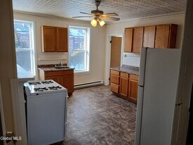 16 Cataract St in Cohoes, NY - Building Photo