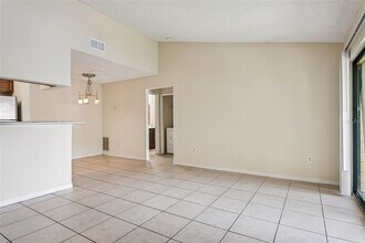 8645 Fancy Finch Dr in Tampa, FL - Building Photo - Building Photo