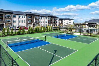 Club at Woodside in Marysville, OH - Foto de edificio - Building Photo