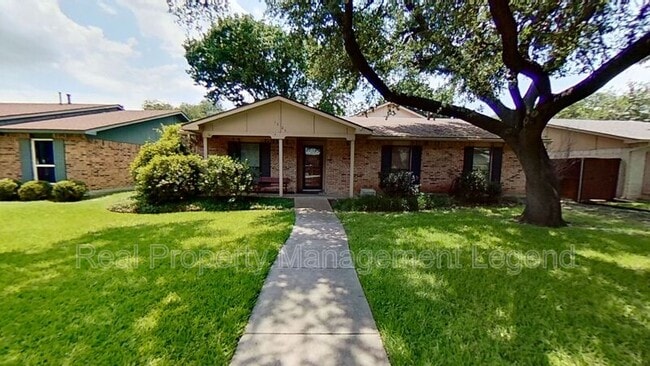 property at 1824 Addington Dr