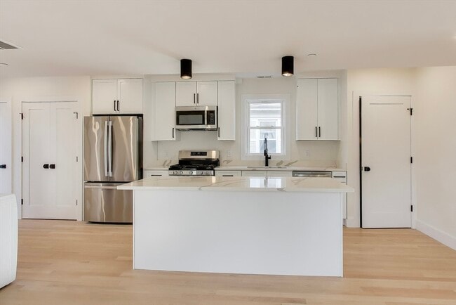 property at 2195 Dorchester Ave