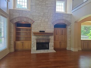 11305 Taylor Draper Ln in Austin, TX - Building Photo - Building Photo
