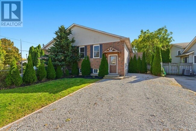 property at 4 Fox Trail Dr