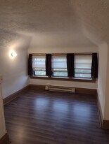 3122 Kensington Rd, Unit 3rd floor