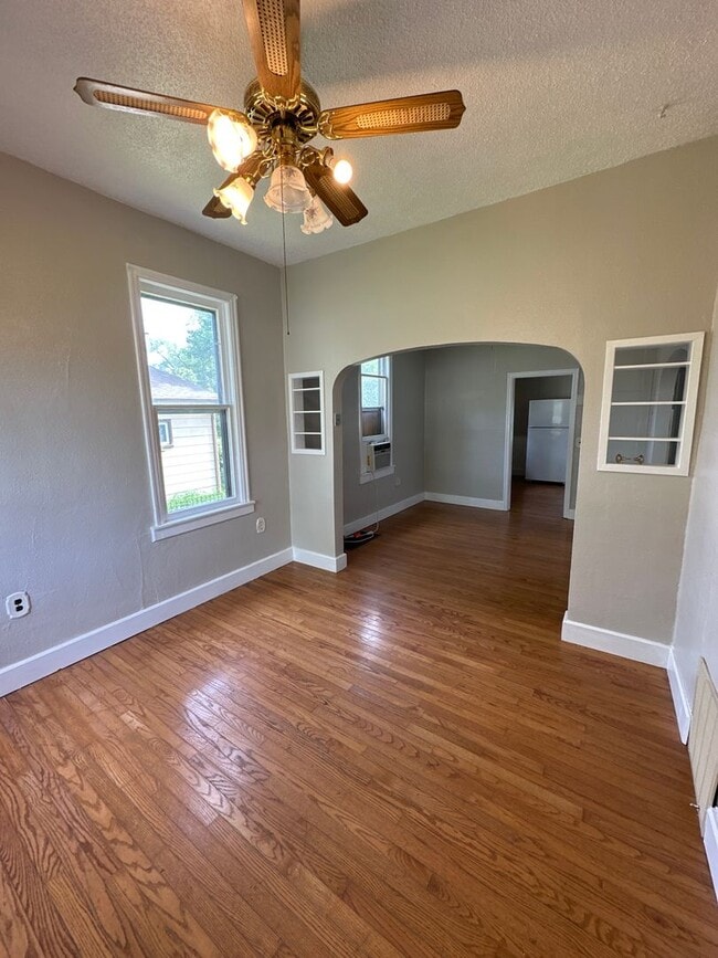 909 8th Ave SE in Jamestown, ND - Building Photo - Building Photo