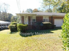 117 NE 22nd Ave in Center Point, AL - Building Photo
