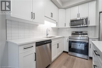4552 Portage Rd in Niagara Falls, ON - Building Photo - Building Photo