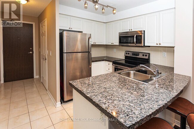 3-1503 Michael Power Pl in Toronto, ON - Building Photo - Building Photo