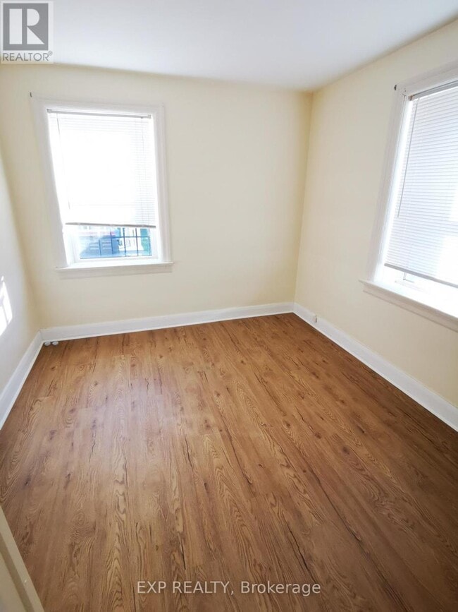 348 Dufferin Ave in Belleville, ON - Building Photo - Building Photo