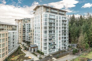 Lynn Living in North Vancouver, BC - Building Photo