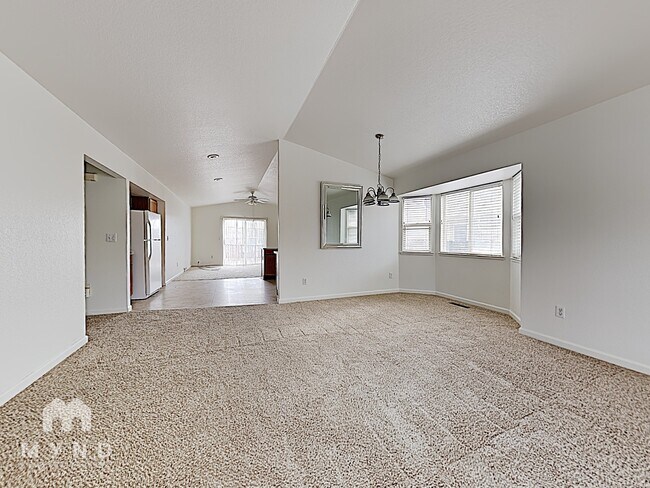 620 Blue Skies Dr in Sparks, NV - Building Photo - Building Photo