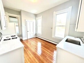 21 Day Ave in Westfield, MA - Building Photo - Building Photo