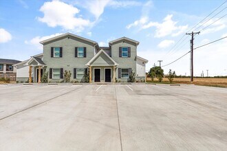1402 Courtney Pl in Cleburne, TX - Building Photo - Building Photo