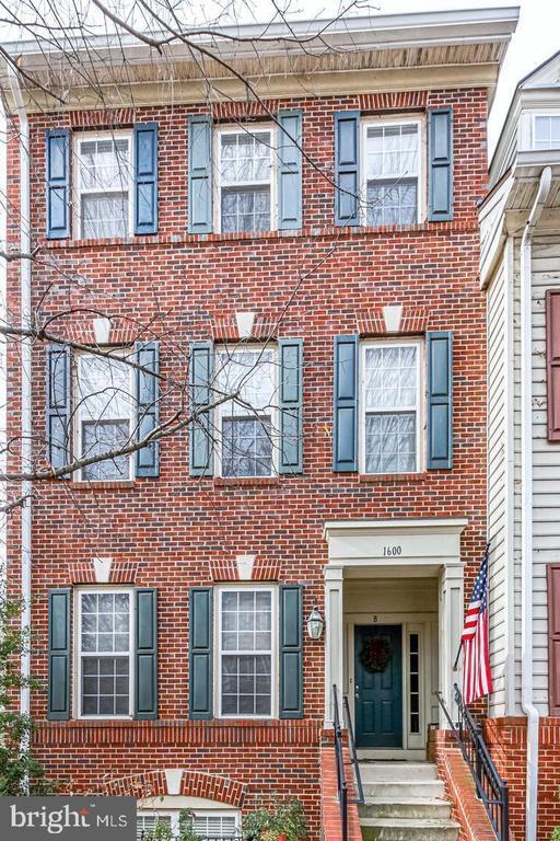 property at 1600 Hunting Creek Dr