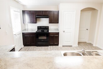 13815 Winding Path Ln in Willis, TX - Building Photo - Building Photo