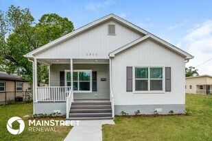 1311 28th St S in St. Petersburg, FL - Building Photo