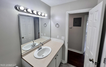 1311 Fernwood Dr in Jackson, MS - Building Photo - Building Photo