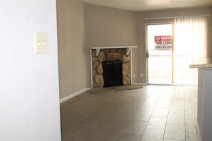 6001 Reims Rd in Houston, TX - Building Photo