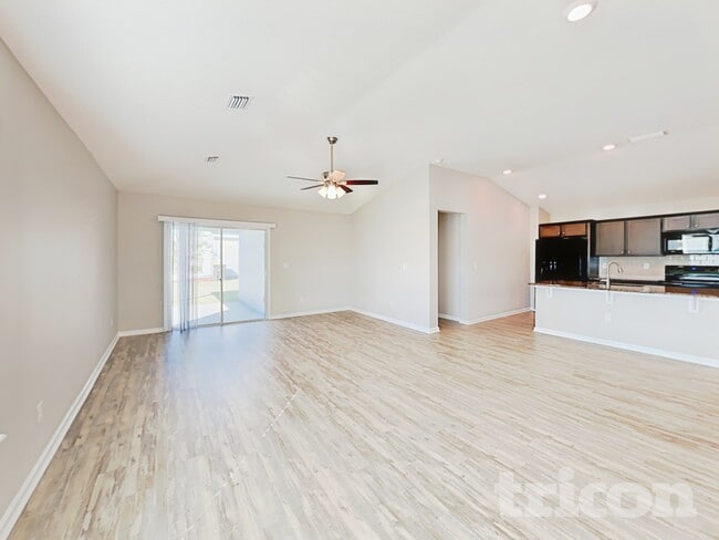 8096 Hind Wy in Jacksonville, FL - Building Photo - Building Photo