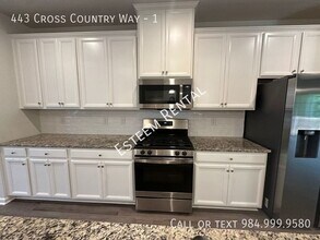 443 Cross Country Way in Durham, NC - Building Photo - Building Photo