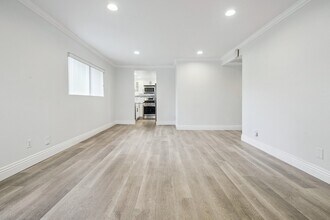 1079 Laguna Ave in Los Angeles, CA - Building Photo - Building Photo