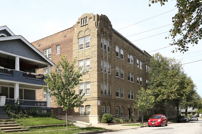 Edgecliff in Lakewood, OH - Building Photo - Building Photo