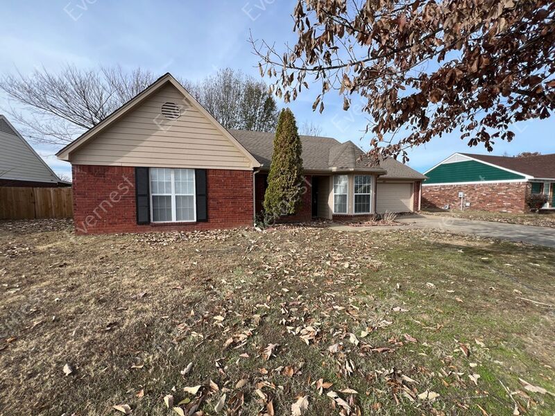 6907 Amanda Dr N in Olive Branch, MS - Building Photo