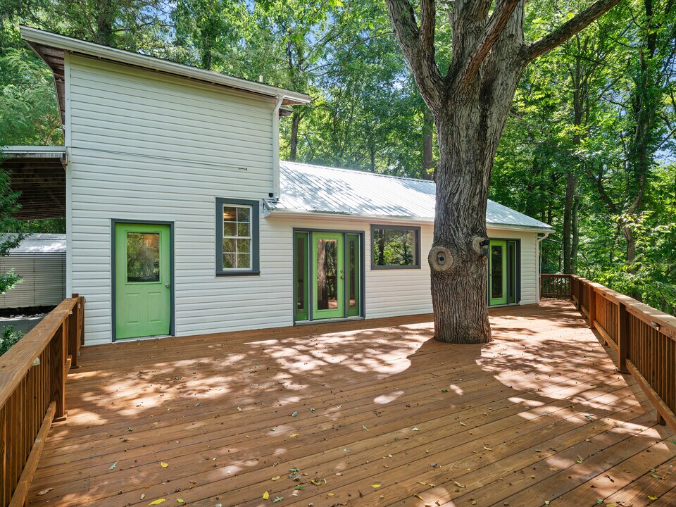 1896 Highway 80 S in Burnsville, NC - Building Photo