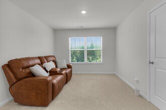 2005 Ella Bengel Dr in New Bern, NC - Building Photo - Building Photo