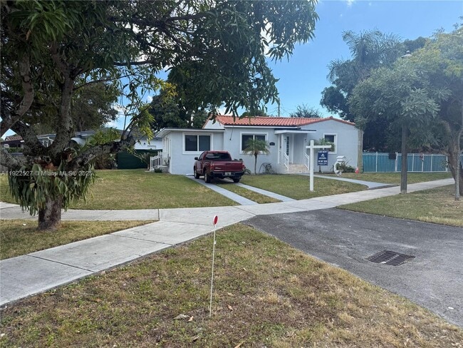 501 SW 69th Ave in Miami, FL - Building Photo - Building Photo