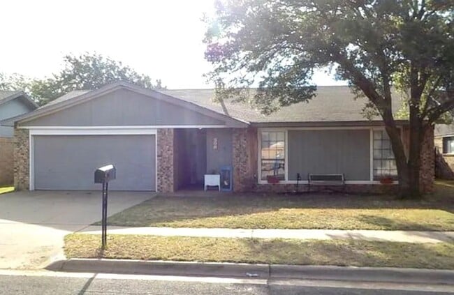 property at 506 N Englewood Ave