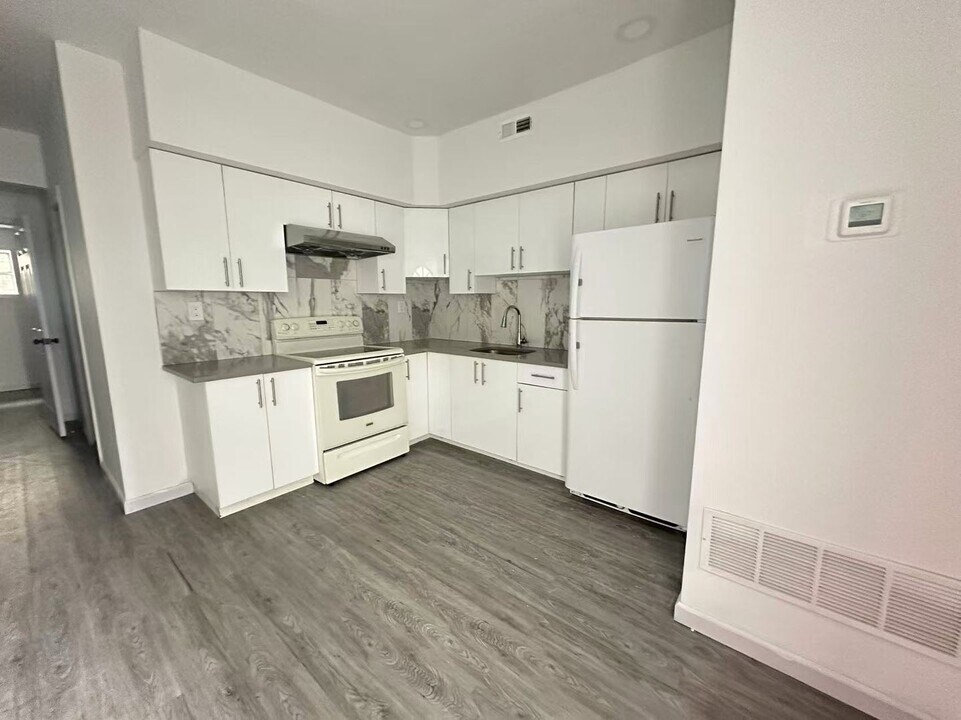 915 Washington Ave in Philadelphia, PA - Building Photo