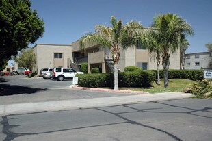 Sunrise Apartments in Tempe, AZ - Building Photo