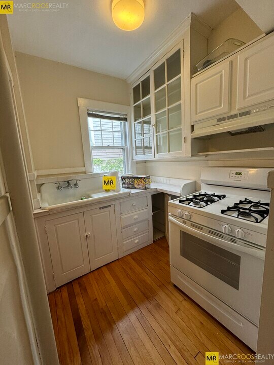 11 Story St, Unit 36 in Cambridge, MA - Building Photo