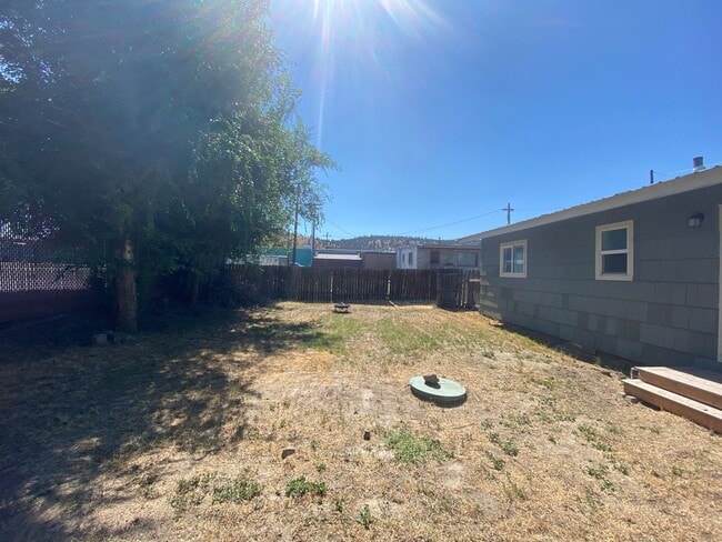 property at 1272 NW Markuson Dr
