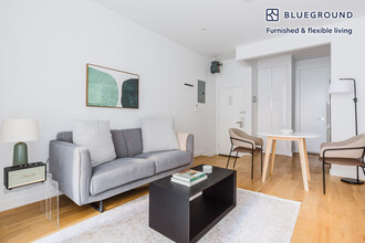 137 Thompson St in New York, NY - Building Photo - Building Photo